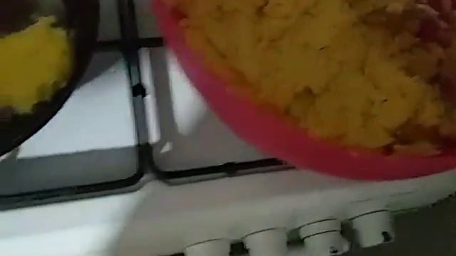 Жарка картофельных драников смотреть онлайн