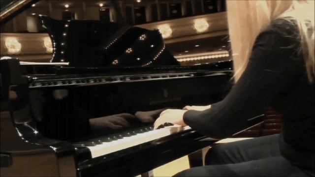 Moonlight Sonata Bass, Piano and Guitar смотреть онлайн