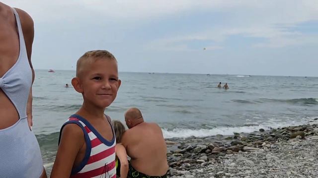 Загораем на косе в устье реки Псезуапсе смотреть онлайн