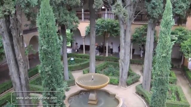 La Alhambra De Granada Y Una Visita Turística