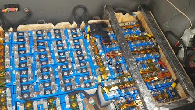 Ниссан Leaf дополнительная батарея после 2 х недель испытания.