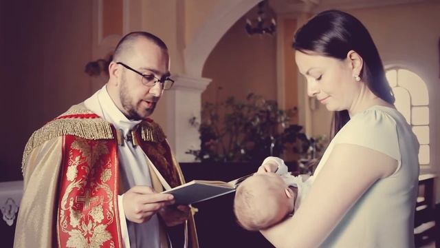 Крестины ребёнка (католический обряд). Фрагменты смотреть онлайн