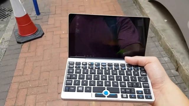 GPD Pocket Unboxing+Hands On: World's Smallest Laptop? смотреть онлайн