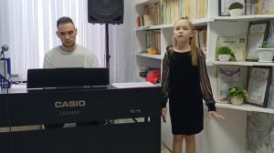 «Песенка о лете» Слова: Ю. Энтин, Музыка: Е. Крылатов исполняет  Сескутова Ирина