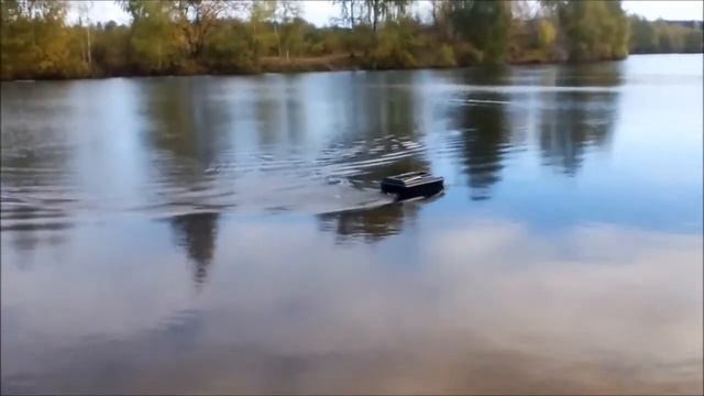 Сброс прикорма на воде с прикормочным корабликом смотреть онлайн