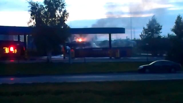 Пожар бензовоза на АЗС г.Кемерово, (09.09.2015) Окончание. Потушили. смотреть онлайн