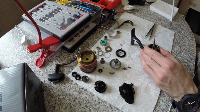 Daiwa 15 Freams. Полное ТО после двух лет плотной эксплуатации. смотреть онлайн