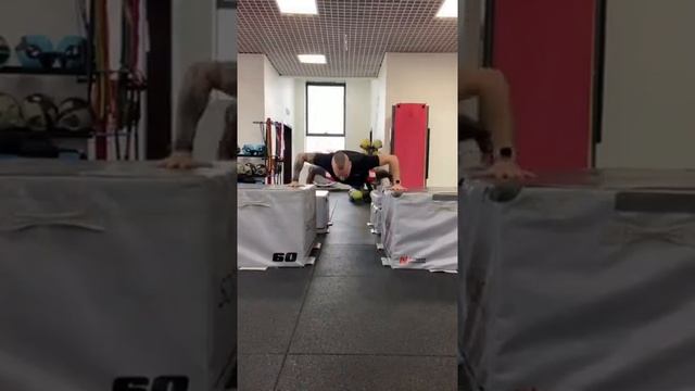 Он нарушает законы гравитации! смотреть онлайн