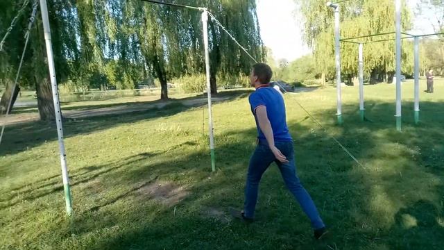 Спортивная площадка. Как правильно качаться смотреть онлайн