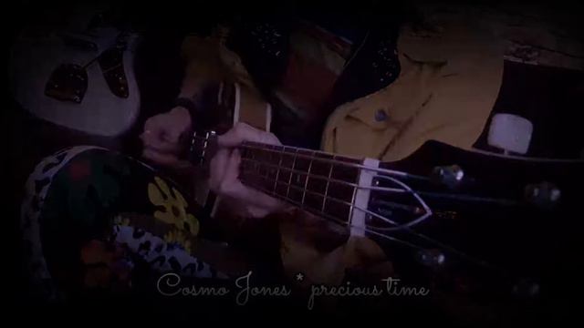Beatles bass + Fender Johnny Marr jaguar + Roland synth + funky beats = Cosmo Jones - Precious time смотреть онлайн