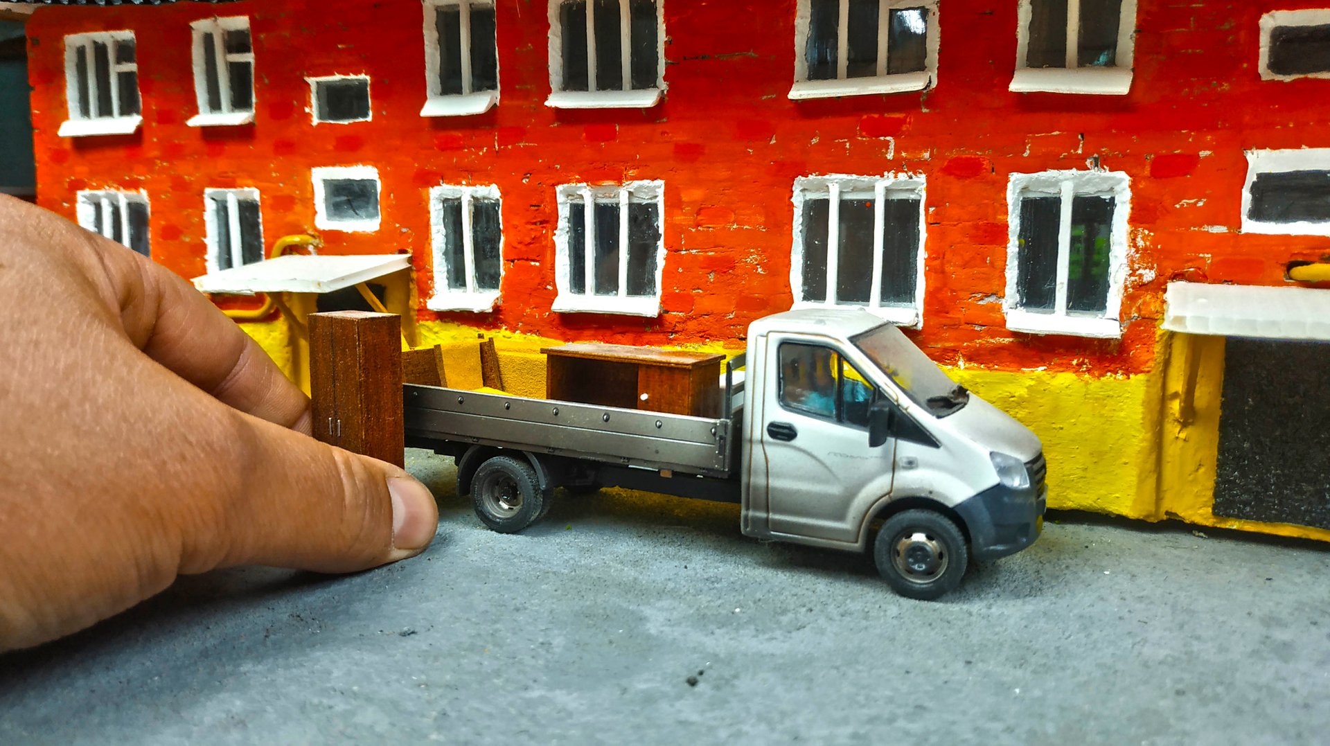 Мой МАКЕТ ГОРОДА 1/43. Как сделать дом! смотреть онлайн