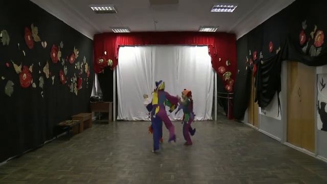 395 Хореографический коллектив Белые Россы Тбилисская Краснодарского Эстрадный танец Клоуны три смотреть онлайн