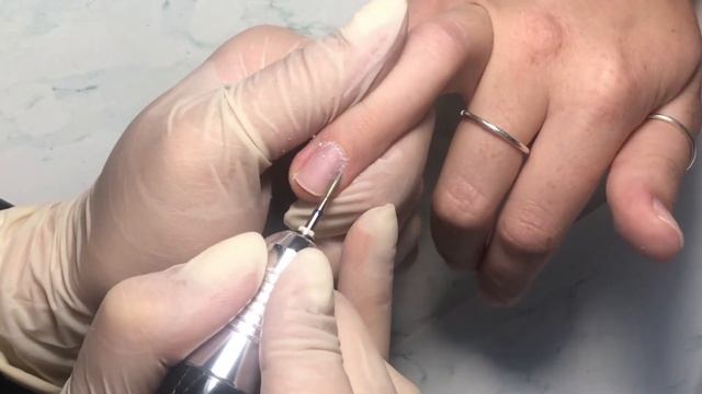 Покрытие под кутикулу кистью из флакона? / Новые материалы для работы с ноготками? смотреть онлайн