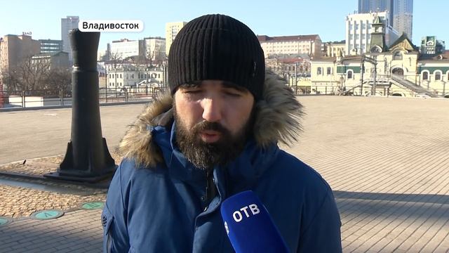 Выгрузили в порту: автомобили под ледяной коркой потрясли очевидцев смотреть онлайн