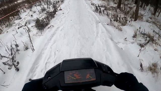 ЗИМНИЙ ДРИФТ НА СКУТЕРАХ! Первая заруба! смотреть онлайн