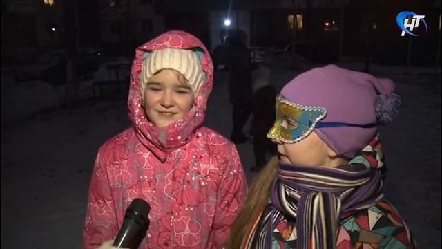 Новогодняя елка для детей во дворе на улице Державина смотреть онлайн