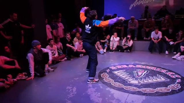pro 1x1 bboy Vins vs bgirl Кастет - BREAKONIERS 5 YEARS ANNIVERSARY смотреть онлайн