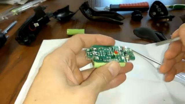 Ремонт китайской бритвы Riwa своими руками. Замена аккумуляторов на большей емкости. 20052018.