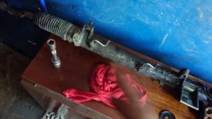 Замена верхнего сальника рулевой рейки VOLVO