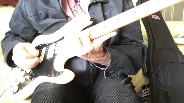 2017 Fender American Professional Stratocaster w/HSH Player Pickguard смотреть онлайн