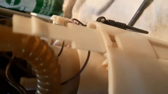 ВАЗ 2114 - 2115 1.6 8 кл | Замена фильтра в бензонасосе | Замена фильтра тонкой очистки смотреть онлайн