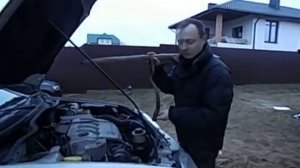 Еще один способ открутить масляный фильтр (ремнём и дрыном!).