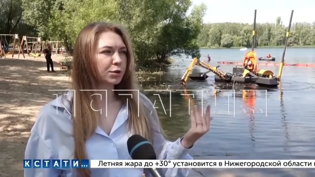 Машины-амфибии расчищают Светлоярское озеро от мусора и ила смотреть онлайн