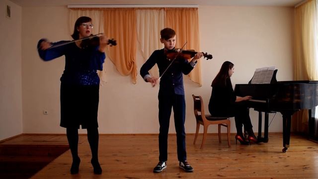 "Хрустальная снежинка" Сафаревич Илья(ансамбль) народный танец "Молдовеняска" обр. М. Пудовочкина смотреть онлайн