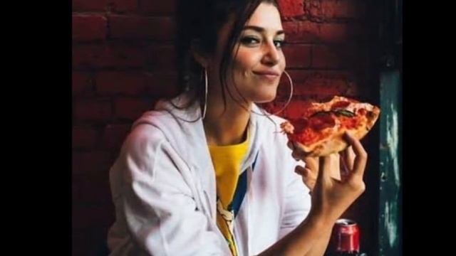 Hande Erçel told the latest developments with Kerem Bursin to Journalist ''Ömür Sabuncu''. смотреть онлайн
