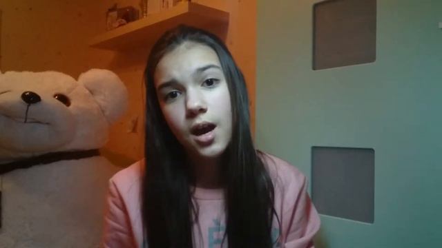 Что можно подарить девушке на 8 марта?/сломала лампочку/рассыпала чай???