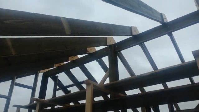 Разгрузка материала и стяжка крыши смотреть онлайн