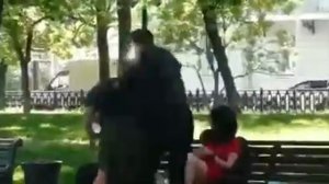 Полное видео Эдварду Билу разбили голову!
