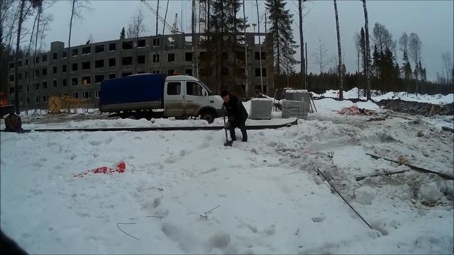 не могу работать пока ты копаешь. I can not work until you dig. № #11.01 смотреть онлайн
