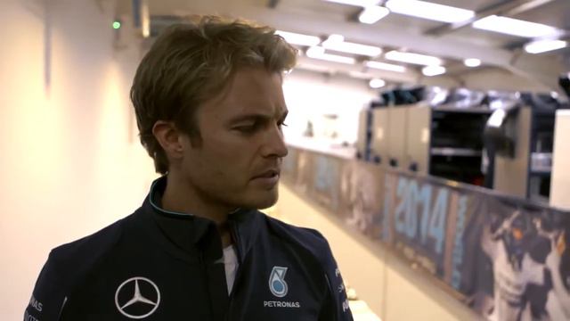 Сколько кругов проехали пилоты Mercedes в сезоне-2014? смотреть онлайн