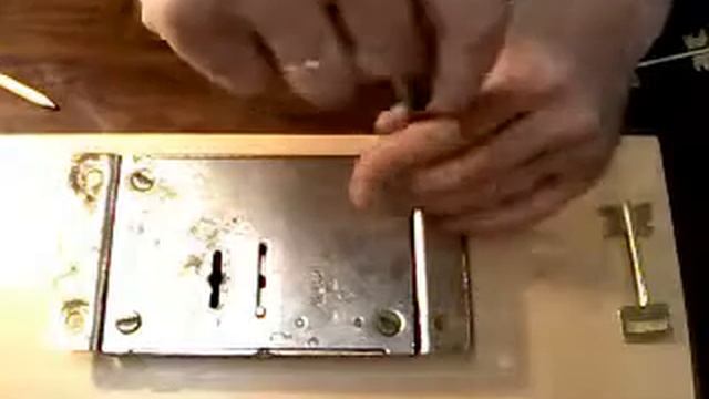 Урок 38 Замки СССР - сейфовый 03. смотреть онлайн