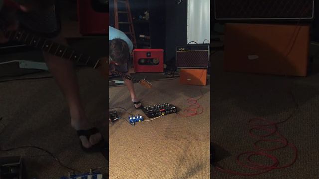 Mexican Fender Stratocaster with Fat 50's pick-ups смотреть онлайн