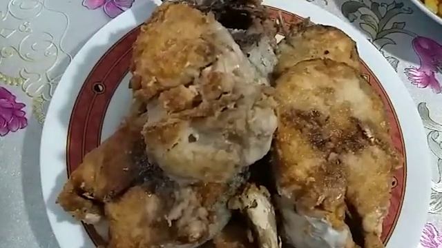 Рыба Паламут (Пеламида)жареная с картошкой и салатом из свежей капусты разнообразить ваш стол! смотреть онлайн