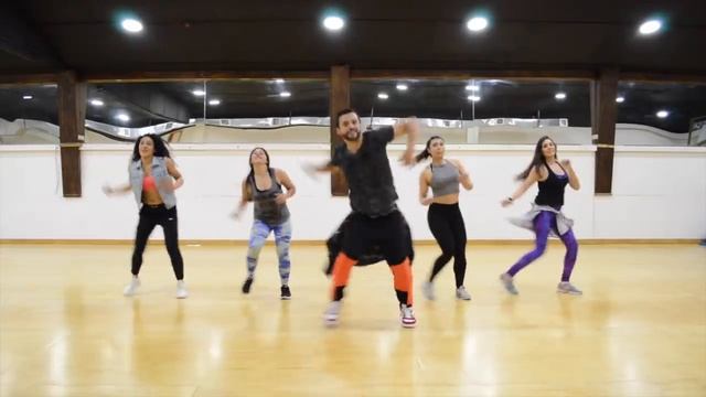 Mayores - Becky G Ft  Bad Bunny / ZUMBA
