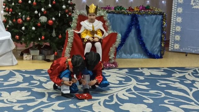 Сценка "Царь Горох и Двое из ларца, одинаковых с лица" смотреть онлайн