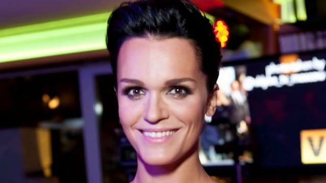 Сегодня узнали : Вот что случилось с певицей Славой... смотреть онлайн