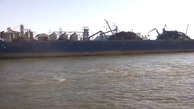 Сухогруз на погрузке.Ростов на Дону. смотреть онлайн
