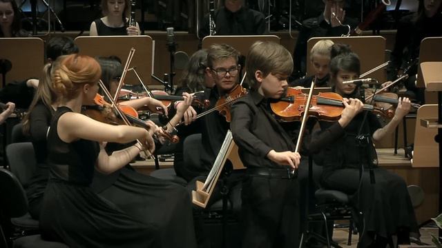 Mendelssohn-Bartholdy – Violin Concerto In E Minor, Op. 64, Wiktor Dziedzic – Violin