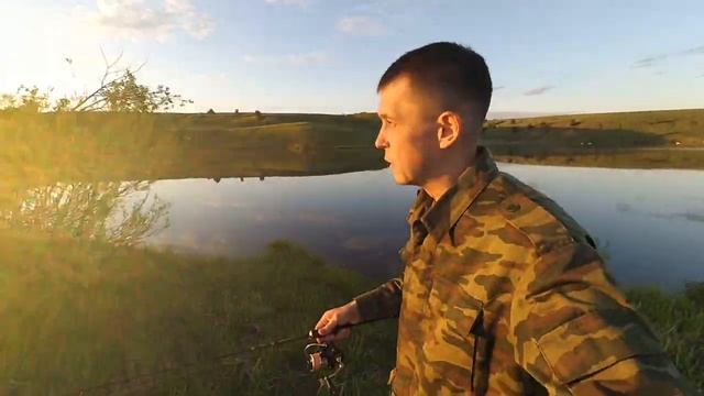 Ловля окуня на микроджиг с берега Спиннинг бюджетный ультралайт ПРУД С ЛЕБЕДЯМИ смотреть онлайн