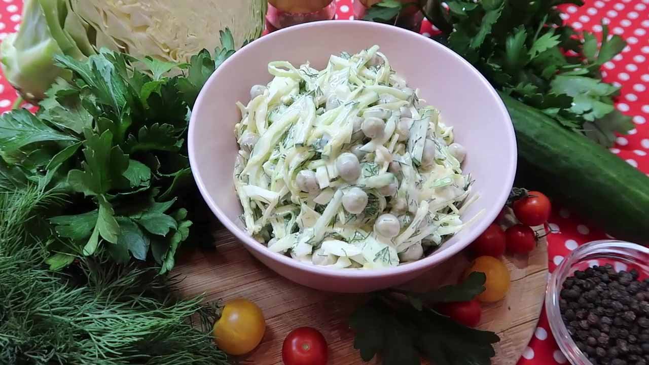Салат из свежей капусты и горошком. Очень вкусный салат из капусты смотреть онлайн