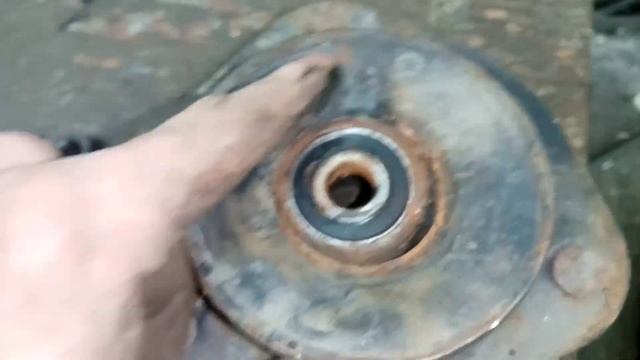 MITSUBISHI CARISMA замена опорников.. смотреть онлайн