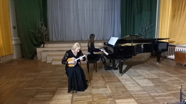 В. Монти - Чардаш: Оксана Волынец (домра), Ксения Косая (фортепиано) смотреть онлайн