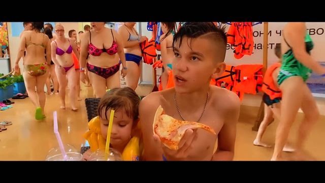 Алиса Попала в Волшебный?? аквапарк??! Что же мы Нашли?? смотреть онлайн