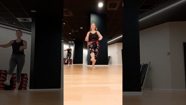 Belly dance Workout for Beginners // Восточные танцы. Занятие для Начинающих // שיעור ריקודי בטן смотреть онлайн