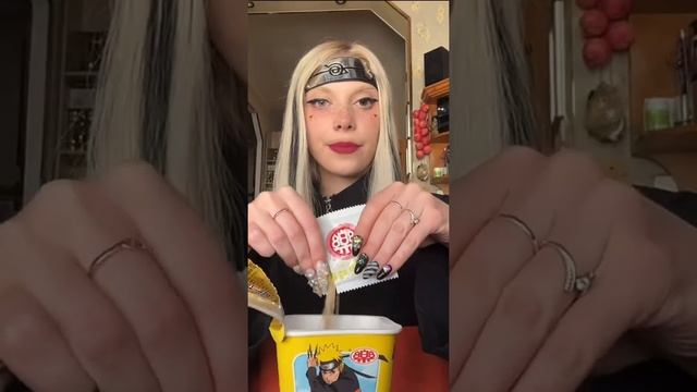 Пробую лапшу наруто за 300 рублей / suramura смотреть онлайн