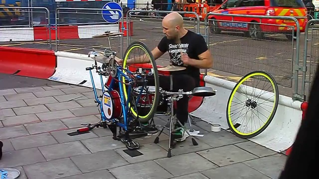 Уличный барабанщик 6 смотреть онлайн